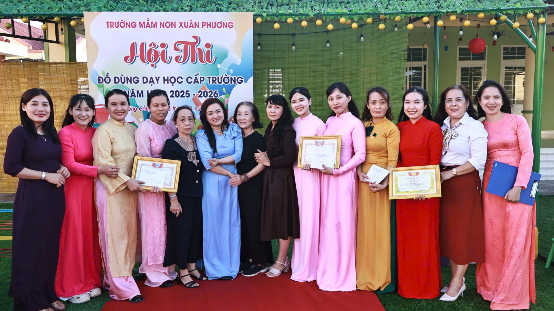 Trường Mầm non Xuân Phương tổ chức Hội thi “Thiết kế đồ dùng dạy học tự làm” cấp trường năm học 2025 – 2026