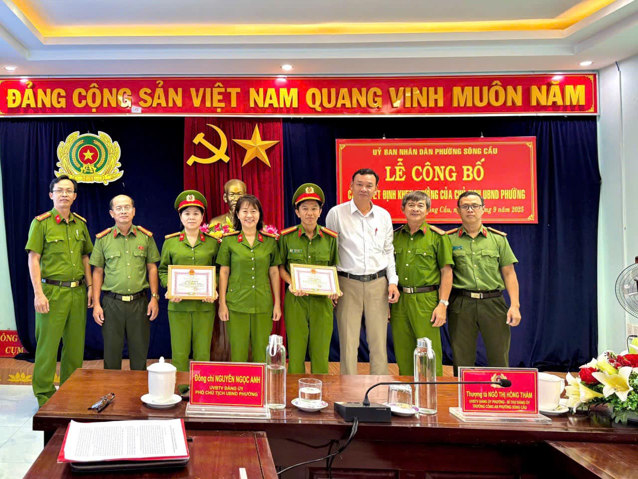 Công bố các quyết định khen thưởng của Chủ tịch UBND phường