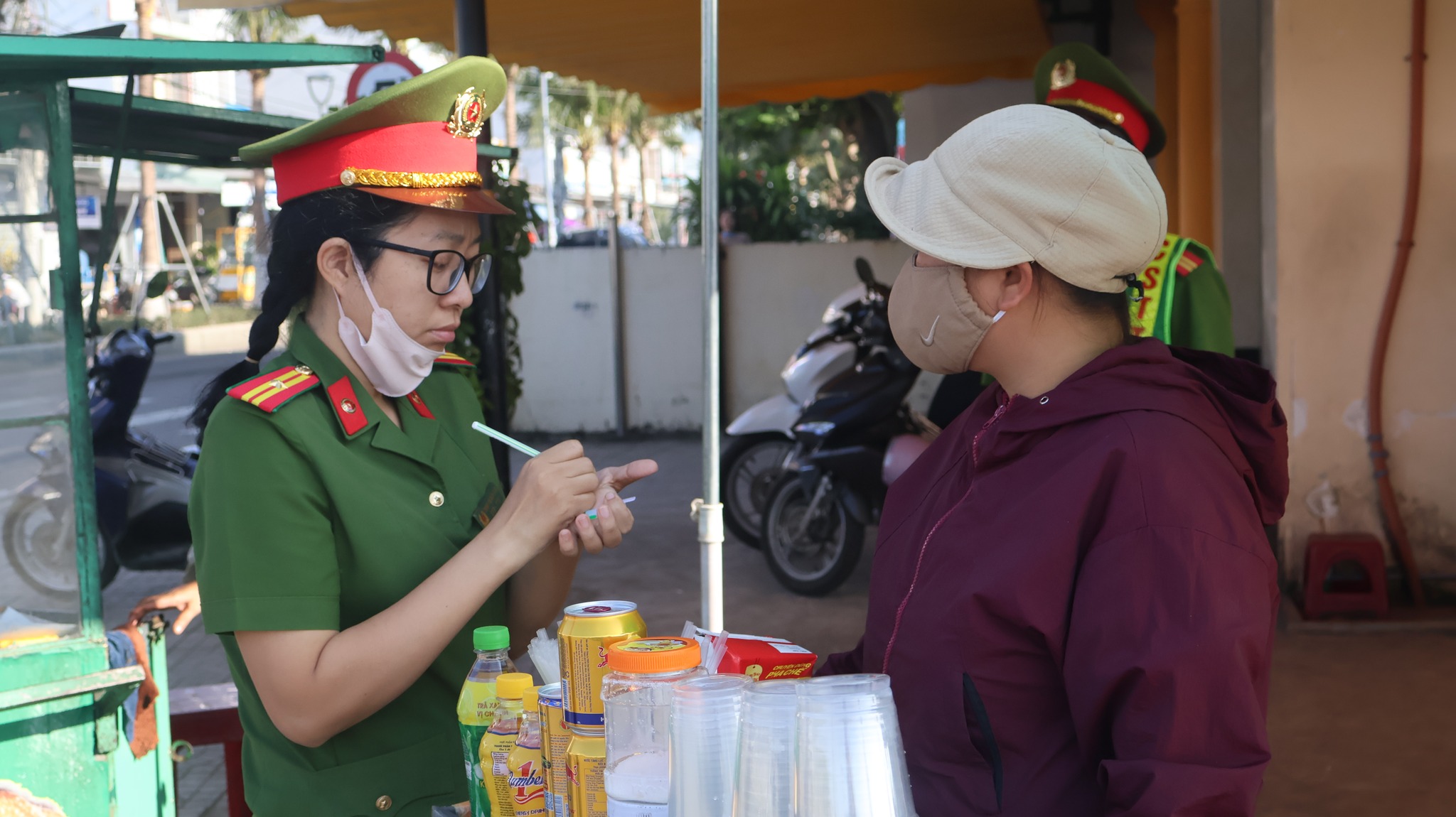 Ra quân bảo đảm trật tự, an toàn giao thông, trật tự đô thị và trật tự công cộng trên địa bàn phường