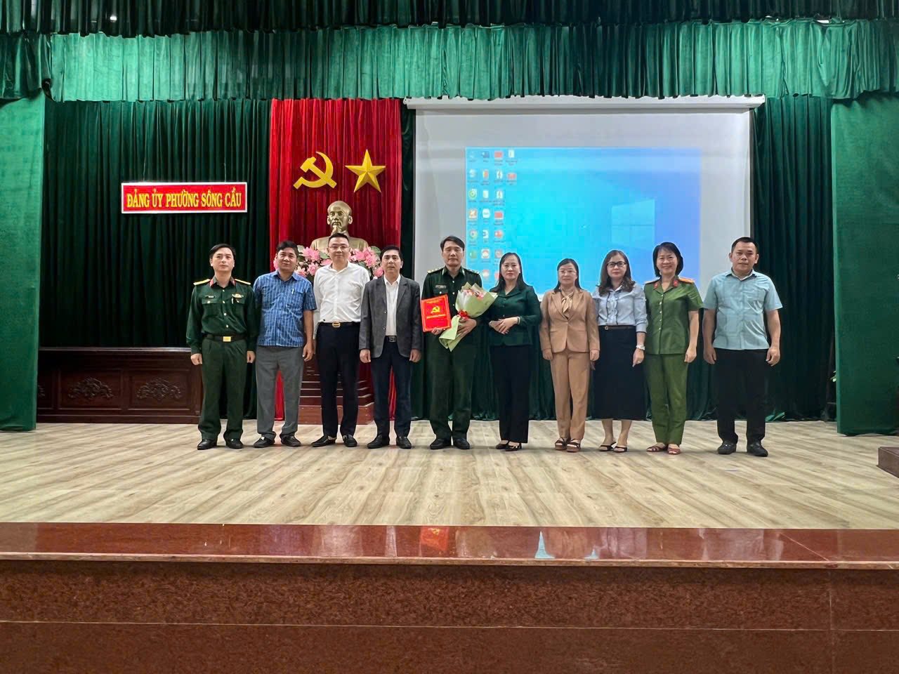 Công bố quyết định của Ban Thường vụ Tỉnh ủy Đắk Lắk chỉ định tham gia Ban Chấp hành Đảng bộ phường Sông Cầu