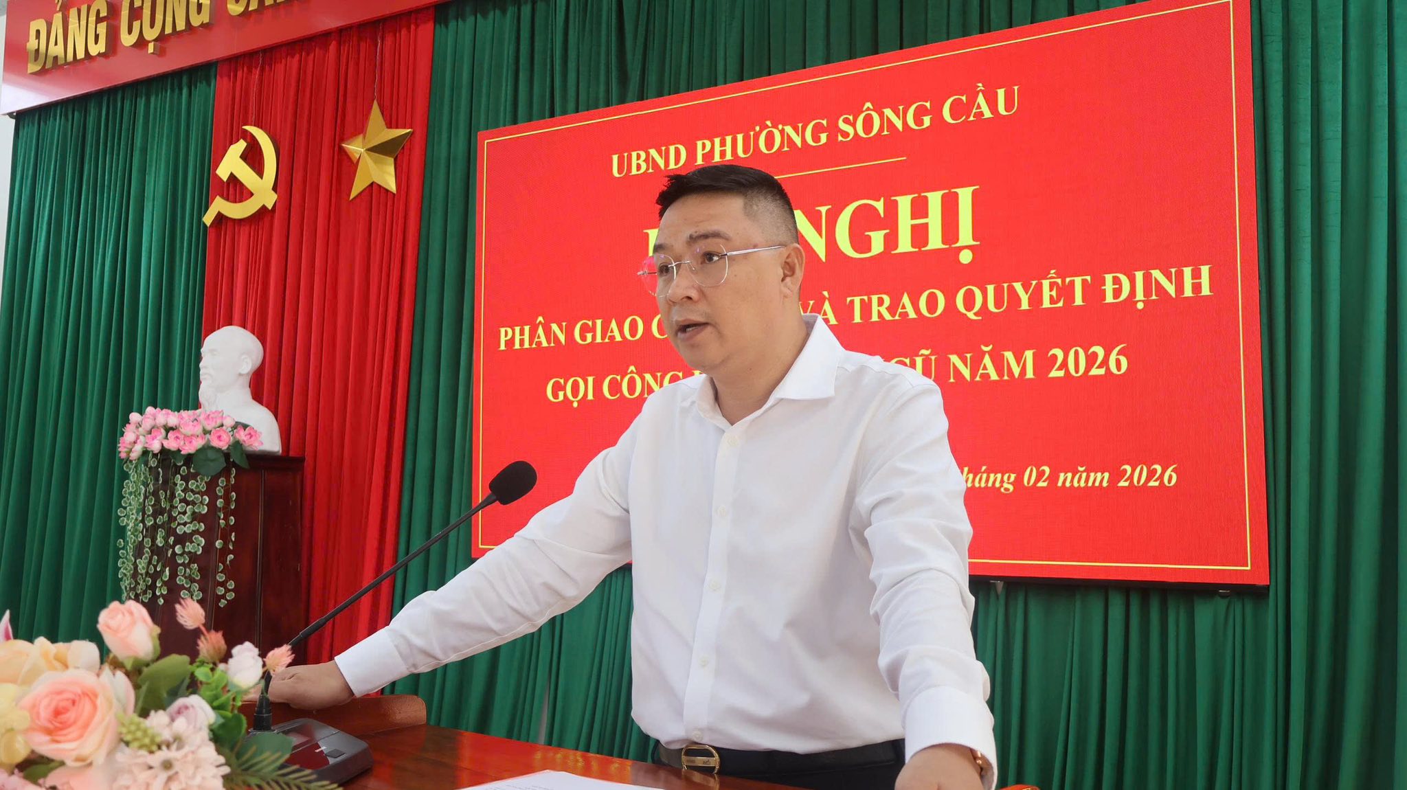 Phân giao chỉ tiêu và trao quyết định gọi công dân nhập ngũ năm 2026