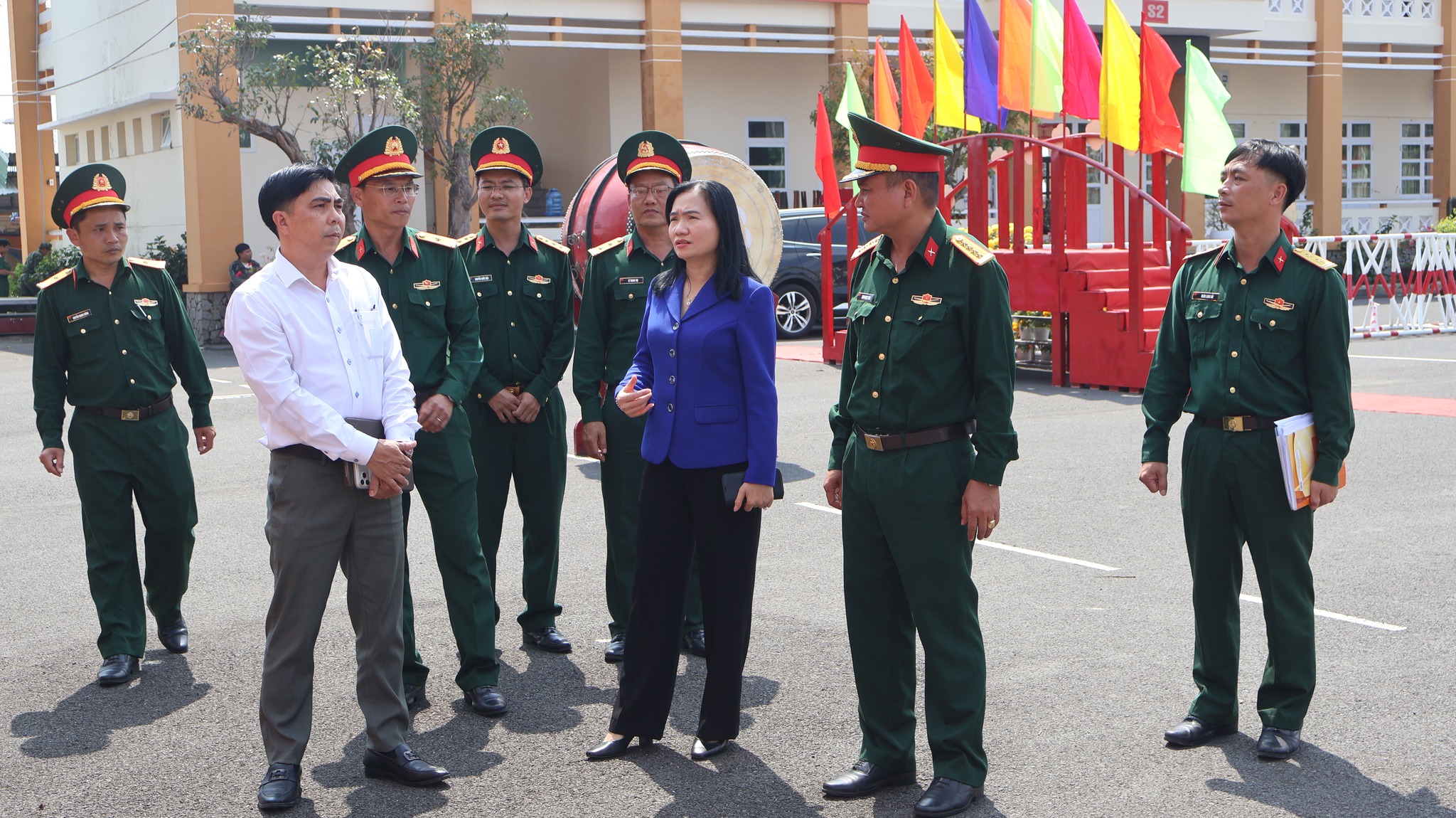 Trưởng Ban Tuyên giáo và Dân vận Tỉnh ủy kiểm tra công tác chuẩn bị Lễ giao nhận quân năm 2026 tại điểm giao nhận quân số 2 của Ban Chỉ huy Phòng thủ Khu vực 1 – Sông Cầu