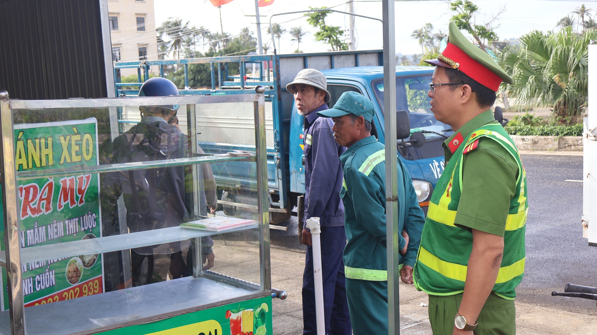 Triển khai công tác chỉnh trang đô thị, bảo đảm cảnh quan khang trang, sạch đẹp, tạo không khí trang trọng cho ngày hội lớn của toàn dân