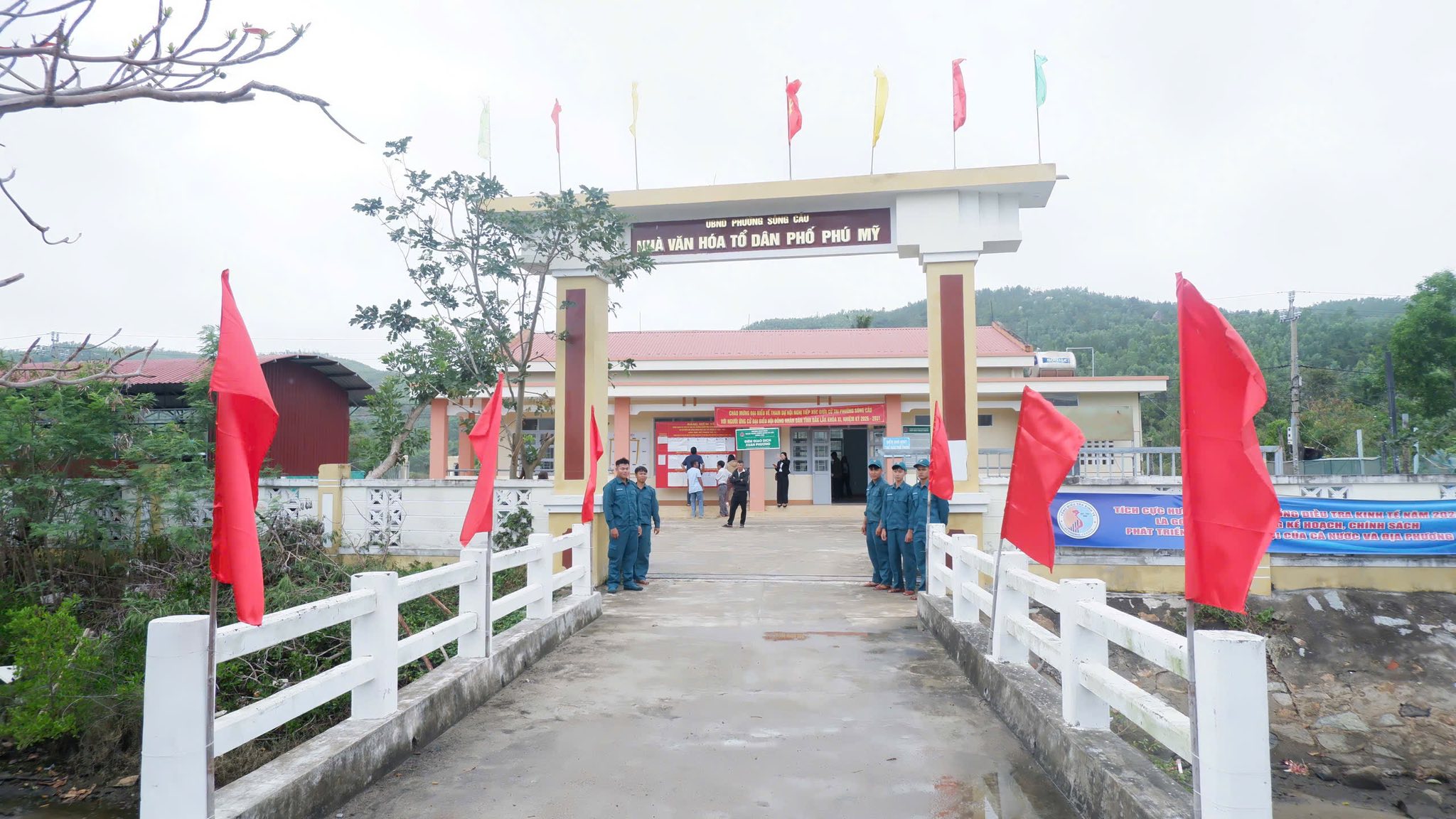 Ban Chỉ huy Quân sự phường Sông Cầu tham gia phối hợp bảo vệ các hội nghị tiếp xúc cử tri