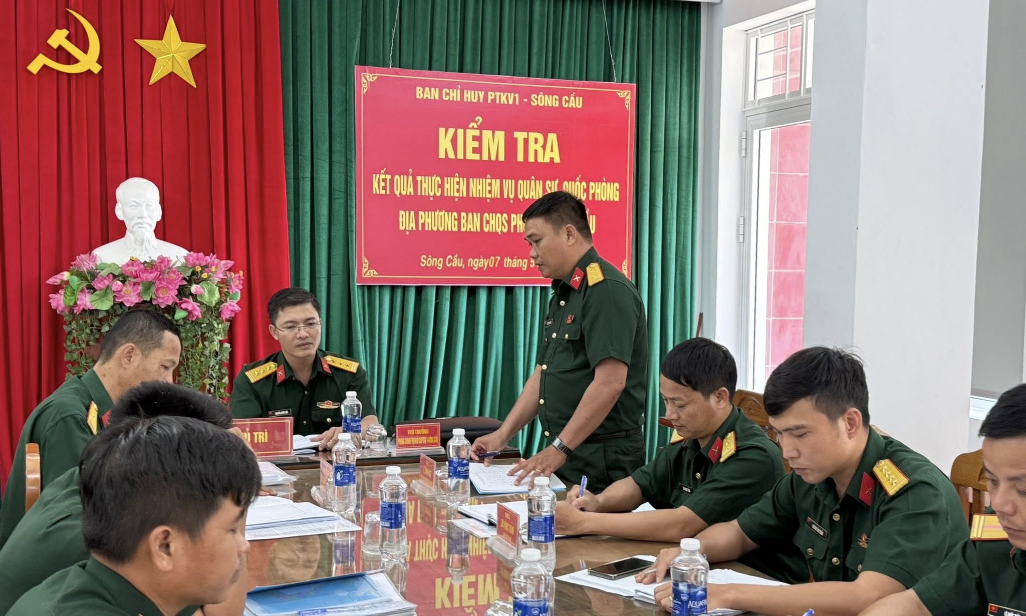 Kiểm tra kết quả thực hiện nhiệm vụ quân sự, quốc phòng địa phương tại Ban CHQS phường Sông Cầu