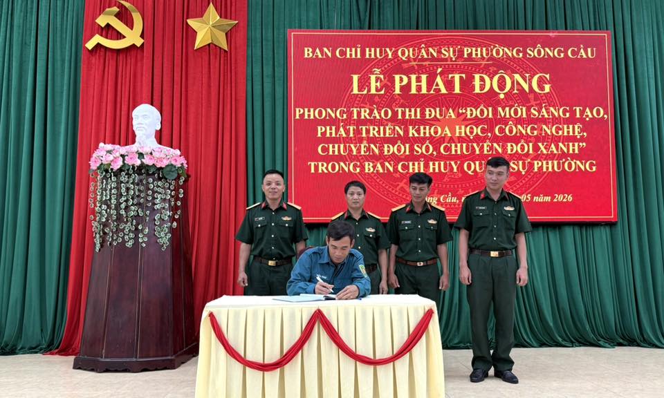 Ban CHQS phường Sông Cầu tổ chức Lễ phát động phong trào thi đua “Đổi mới sáng tạo, phát triển khoa học, công nghệ, chuyển đổi số, chuyển đổi xanh” trong toàn đơn vị