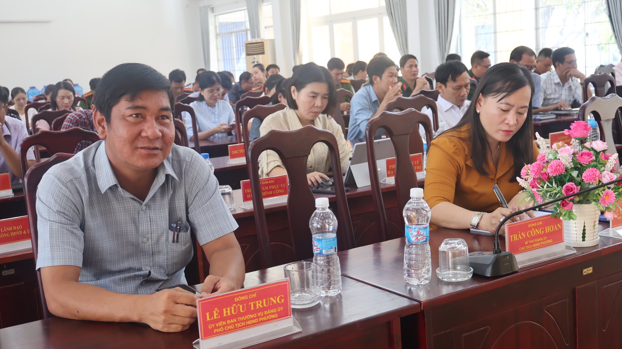 Phường Sông Cầu tham dự nghiêm túc hội nghị quán triệt các văn bản của Trung ương và của Tỉnh ủy